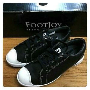 New FootJoy Junior  Size 6 Golf Shoes